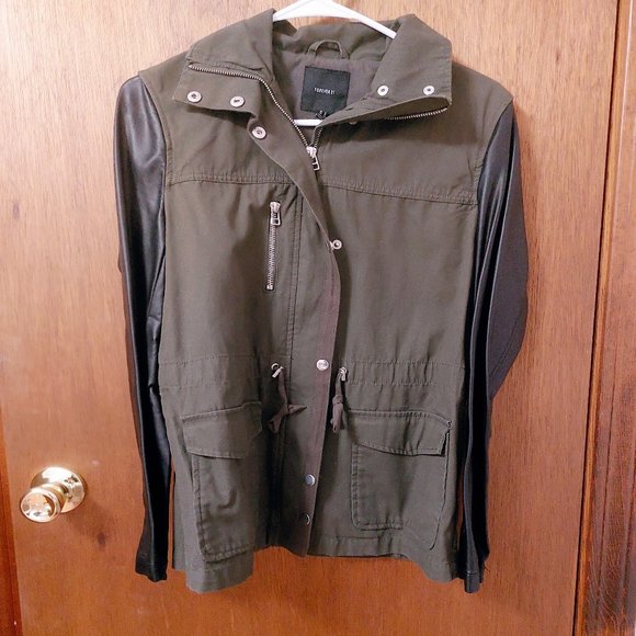 NWOT Forever 21 Women's Jacket Olive Green Utility Leather Size M - Picture 1 of 3